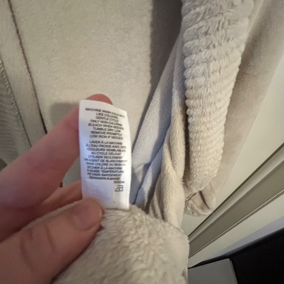 Woman's Cream/Tan Full Length Robe Size XL Soft! Thick! Warm and Cozy! - Picture 14 of 14